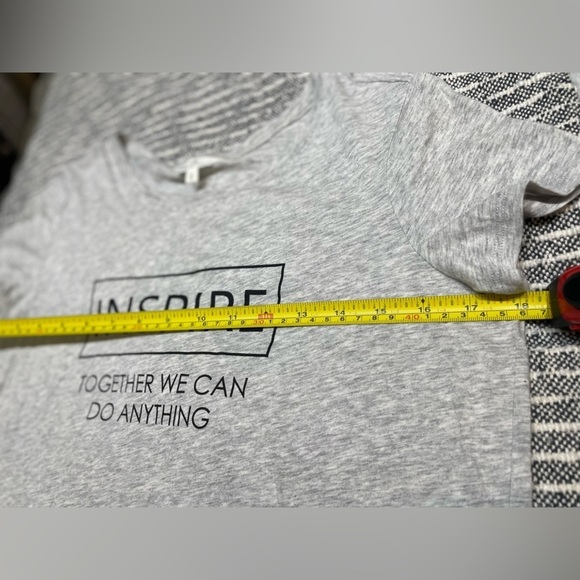 RW&CO - Camber & Grace T-Shirt Inspire Size Small - Picture 12 of 12